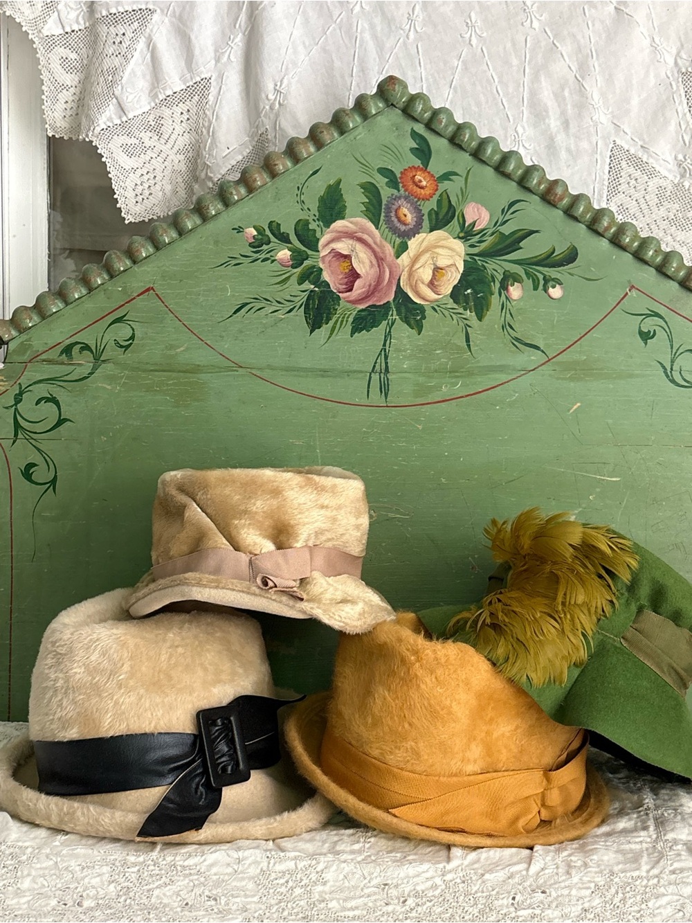 Vintage felt hats Lot of 4